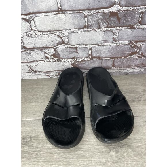 OOFOS OOAHH Black Recovery Rubber Comfort Slides Sandals Men Sz 44EU/11M US - Picture 1 of 16